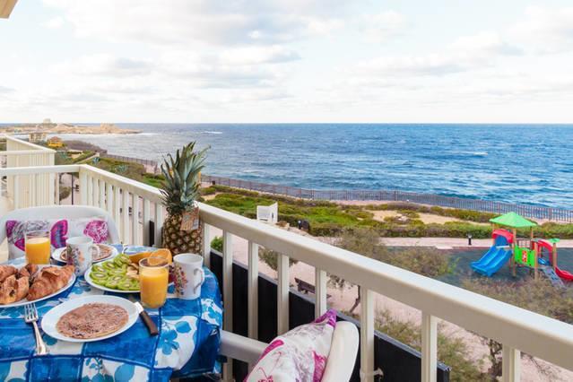 Bellavista - Comfortable Seafront Apartment With Central Heating - 3 Bedrooms, 2 Bathrooms Марсалфорн Экстерьер фото